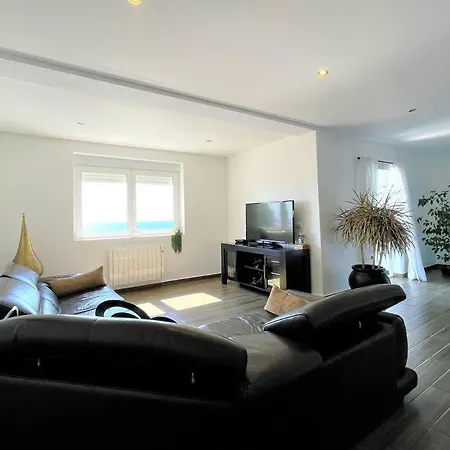 Cortes - 20 Minutes From Puerto Banus Estepona