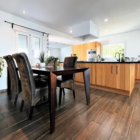 Villa Cortes - 20 Minutes From Puerto Banus Estepona