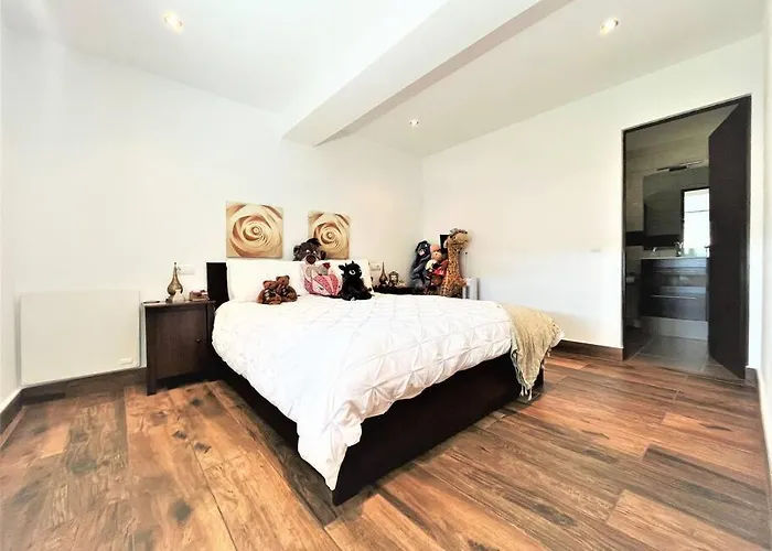 Cortes - 20 Minutes From Puerto Banus