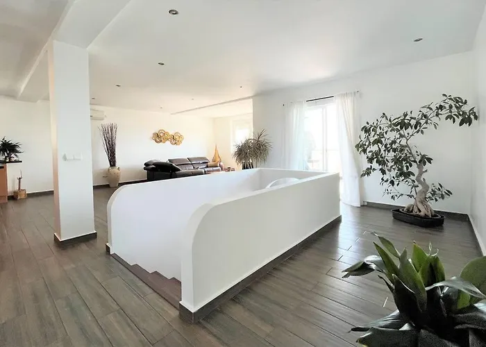 Villa Cortes - 20 Minutes From Puerto Banus