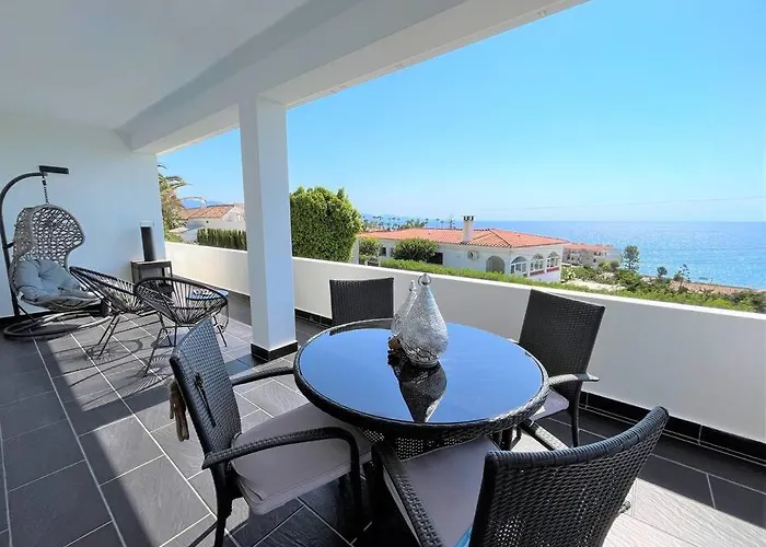 Villa Cortes - 20 Minutes From Puerto Banus Estepona