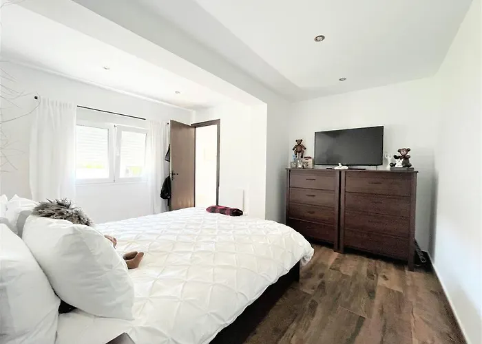 Villa Cortes - 20 Minutes From Puerto Banus *