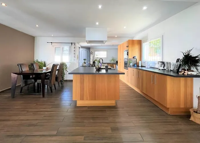 Cortes - 20 Minutes From Puerto Banus Estepona