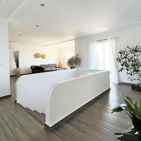 Villa Cortés - 20 Minutes From Puerto Banús