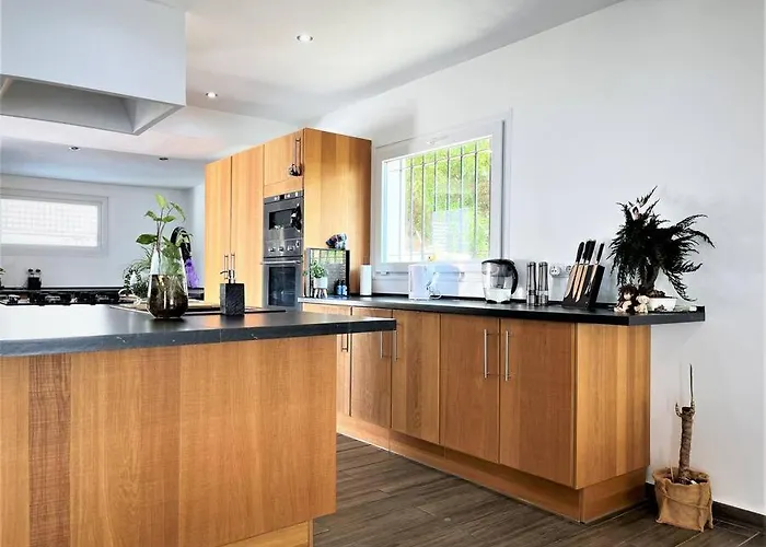 Cortes - 20 Minutes From Puerto Banus Эстепона